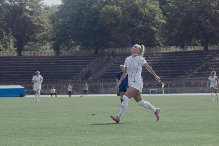 Alisha Lehmann analizza il successo del Como Women sull'Inter